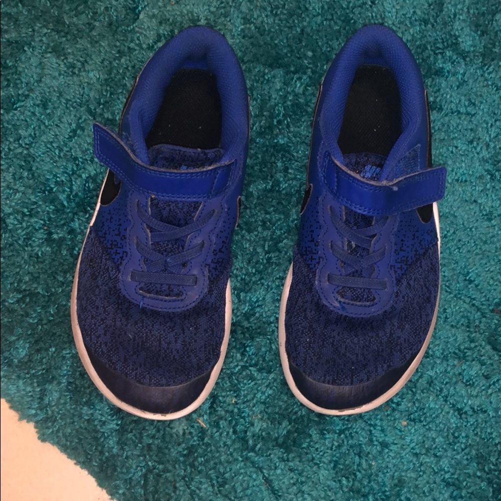 Nikeboys royal  blue shoes size 2.5y used